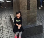 Arsy Bergaya Centil di Patung Hachiko, Jepang